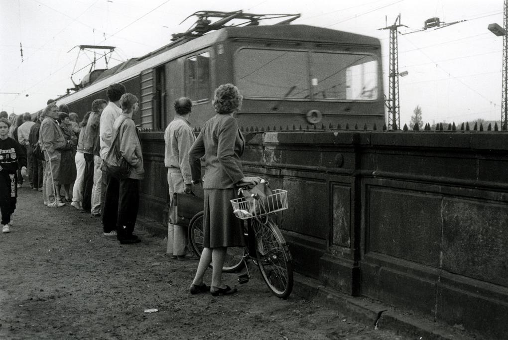 5. Oktober, Hauptbahnhof, Dresden, 1989